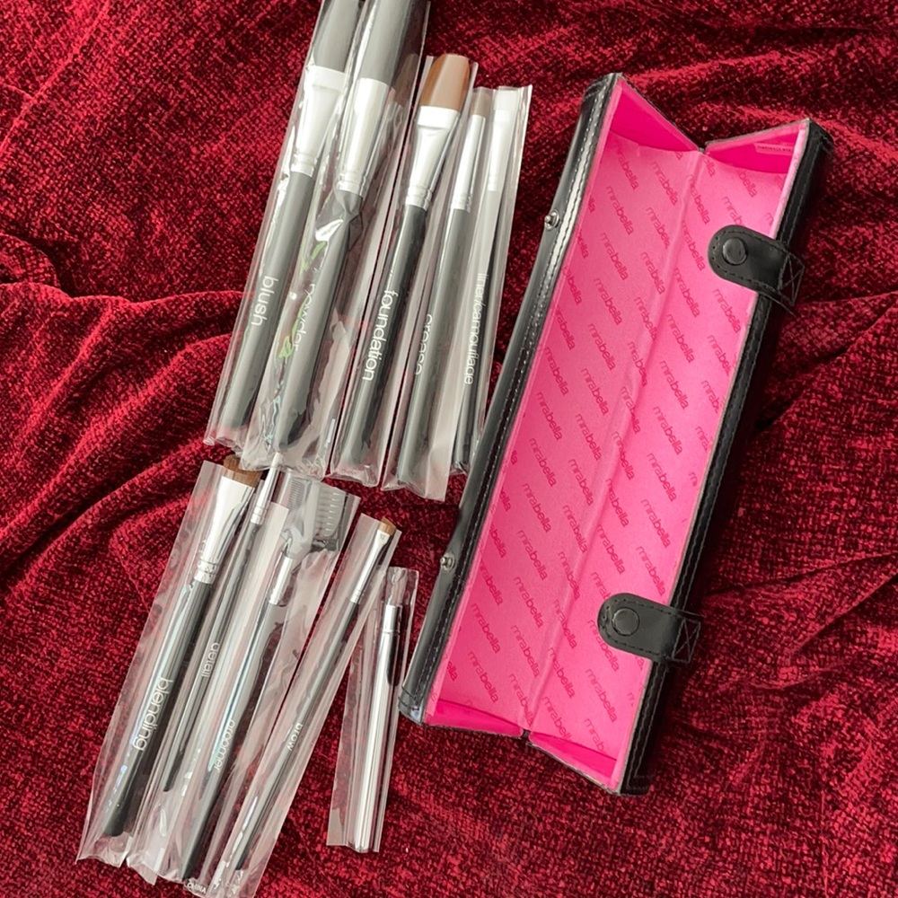 Mirabella Makeup Brushes (10) In Case